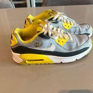 Nike Air Max Youth size 6